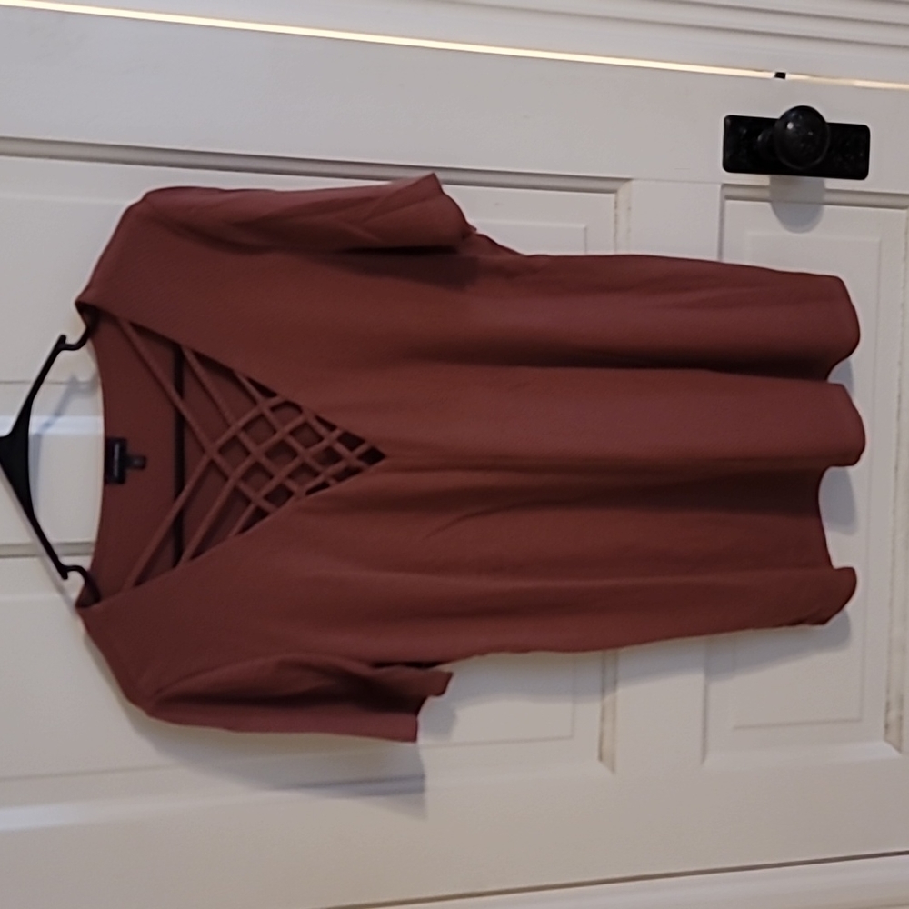 Buckle Black criss cross top